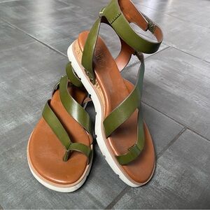 Franco Sarto Daven green sandals (size 6)